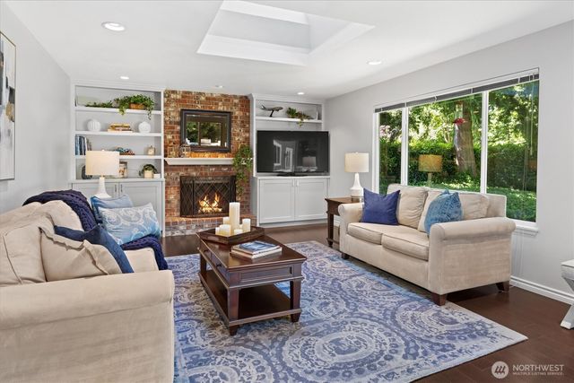 11000 SE 24th Place, Bellevue, WA 98004