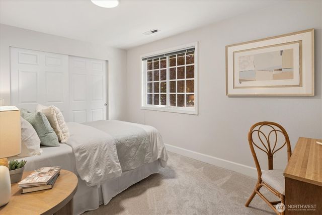 11000 SE 24th Place, Bellevue, WA 98004