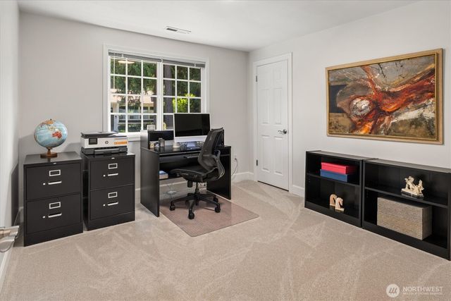 11000 SE 24th Place, Bellevue, WA 98004