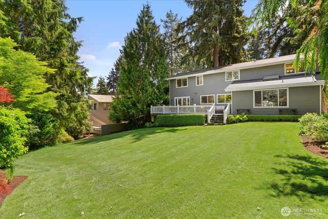 11000 SE 24th Place, Bellevue, WA 98004