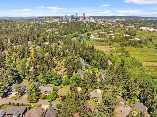 11000 SE 24th Place, Bellevue, WA 98004