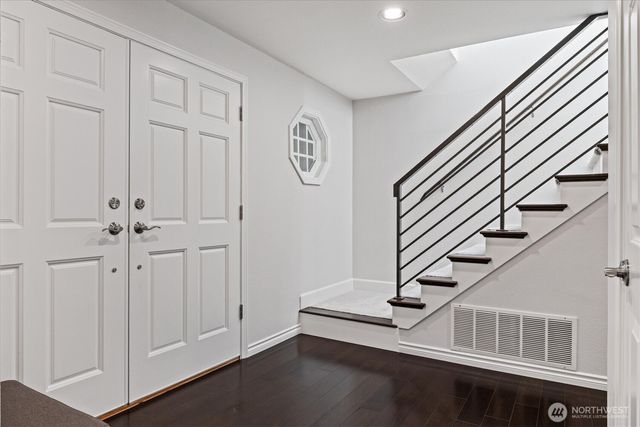 11000 SE 24th Place, Bellevue, WA 98004