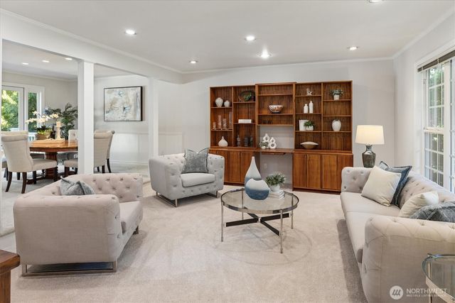 11000 SE 24th Place, Bellevue, WA 98004