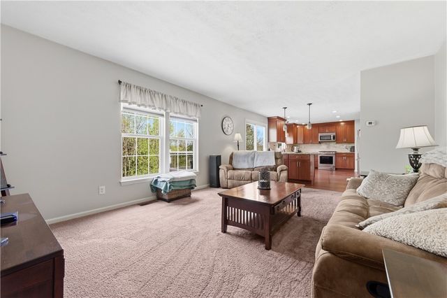 2225 Watchfield Dr, South Park, PA 15129