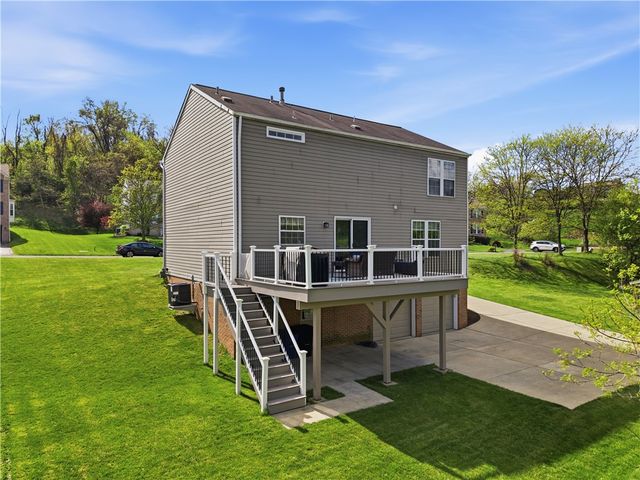 2225 Watchfield Dr, South Park, PA 15129
