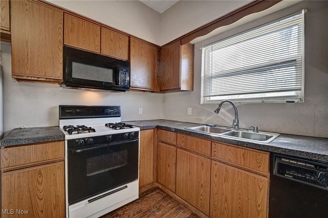 311 Dean Street, Akron, OH 44304