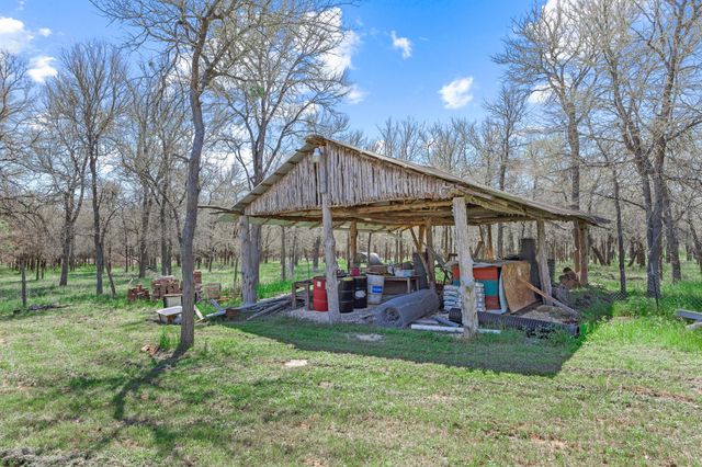 445 Saint Johns RD, Dale, TX 78616