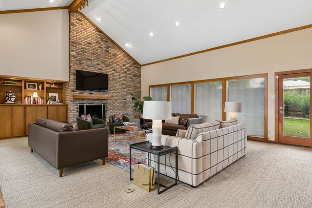 9530 Moss Haven Drive, Dallas, TX 75231