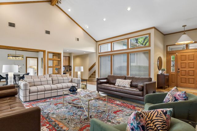 9530 Moss Haven Drive, Dallas, TX 75231