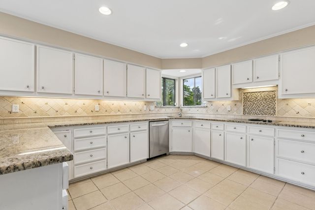 9530 Moss Haven Drive, Dallas, TX 75231