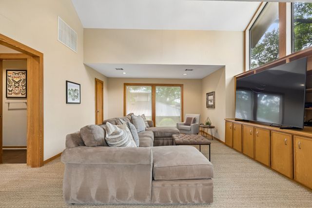 9530 Moss Haven Drive, Dallas, TX 75231