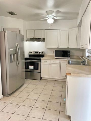 1920 E EDGEWOOD DRIVE D11, Lakeland, FL 33803