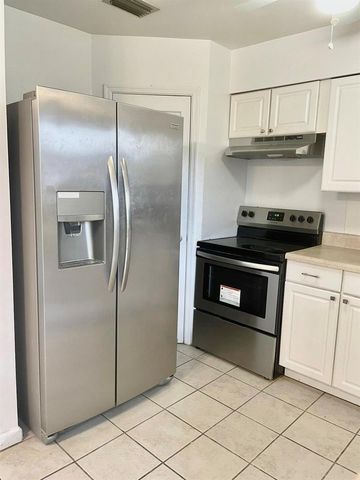 1920 E EDGEWOOD DRIVE D11, Lakeland, FL 33803