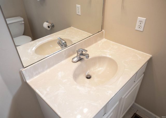 3501 S Oaklawn Circle, Bloomington, IN 47401