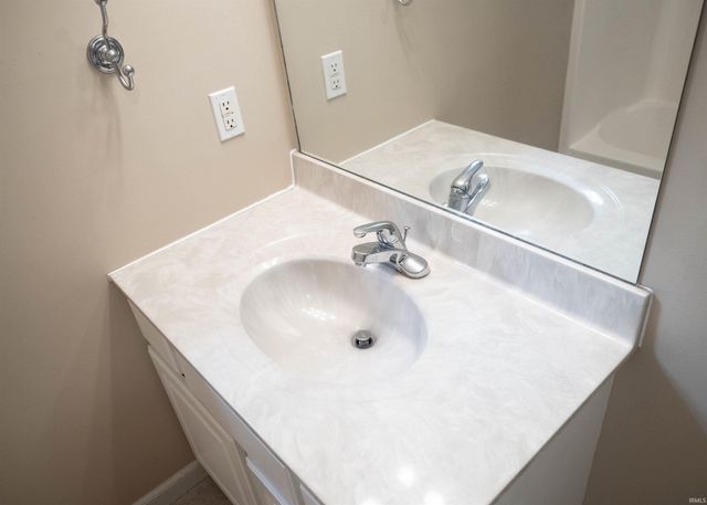 3501 S Oaklawn Circle, Bloomington, IN 47401