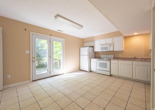 3501 S Oaklawn Circle, Bloomington, IN 47401