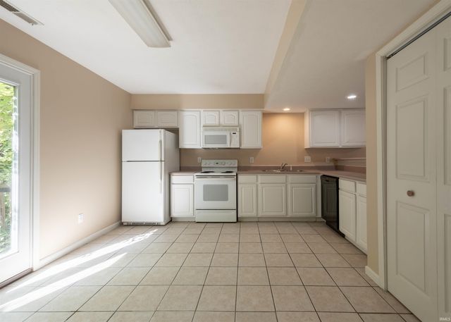 3501 S Oaklawn Circle, Bloomington, IN 47401