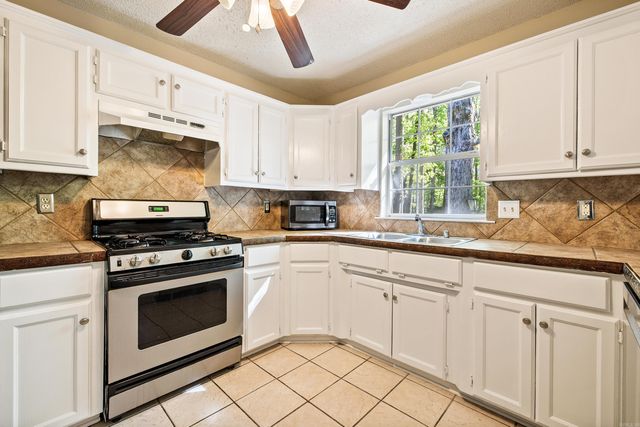 9 Honey Locust Court, Little Rock, AR 72211