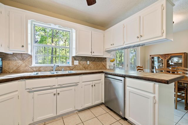 9 Honey Locust Court, Little Rock, AR 72211