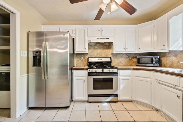 9 Honey Locust Court, Little Rock, AR 72211