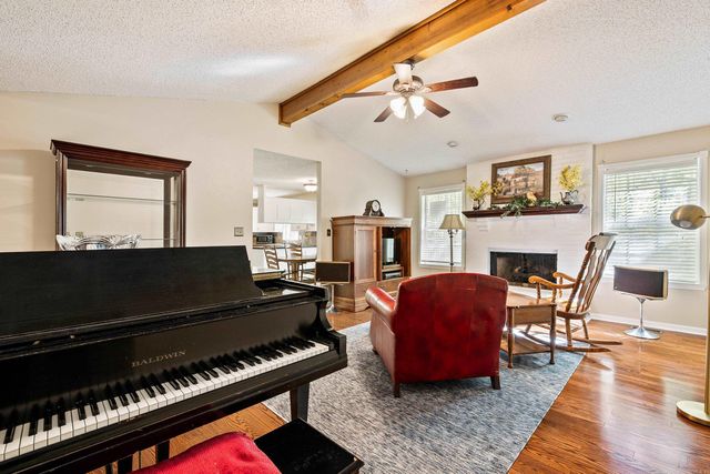 9 Honey Locust Court, Little Rock, AR 72211