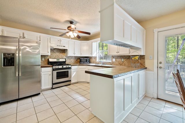 9 Honey Locust Court, Little Rock, AR 72211