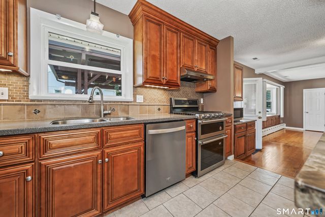 2 Birchwood Terrace, Prospect, CT 06712