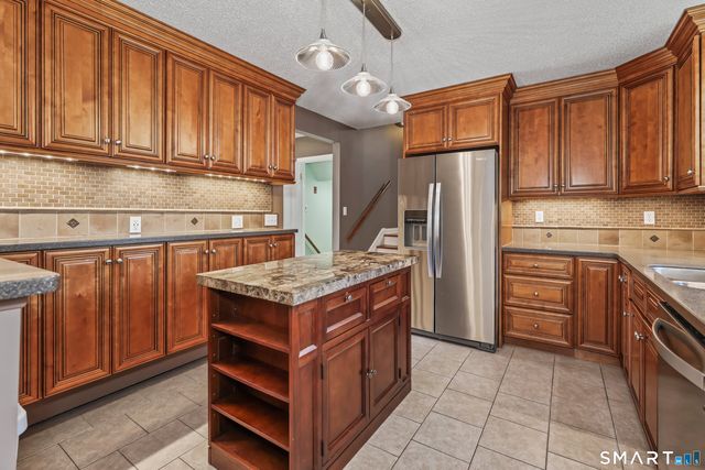 2 Birchwood Terrace, Prospect, CT 06712