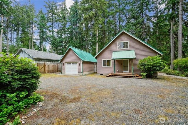 11319 Country Club Drive, Anderson Island, WA 98303