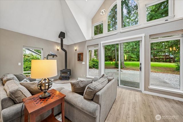 11319 Country Club Drive, Anderson Island, WA 98303