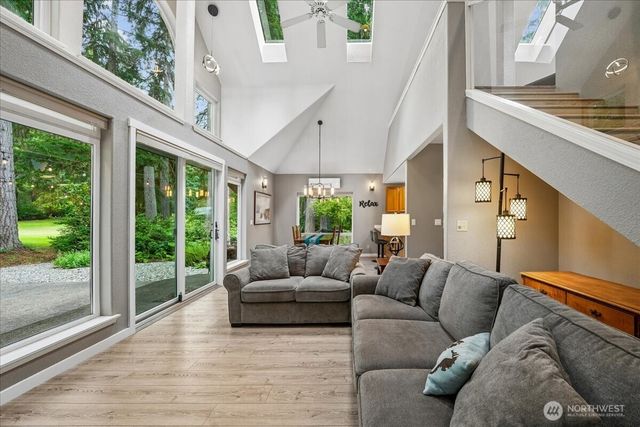 11319 Country Club Drive, Anderson Island, WA 98303