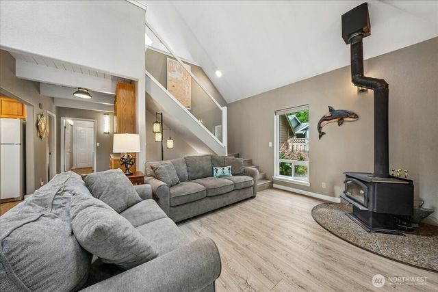 11319 Country Club Drive, Anderson Island, WA 98303