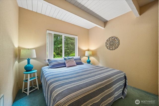 11319 Country Club Drive, Anderson Island, WA 98303