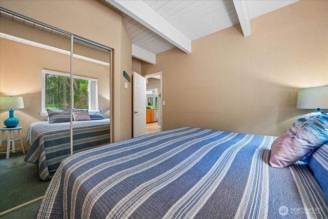 11319 Country Club Drive, Anderson Island, WA 98303