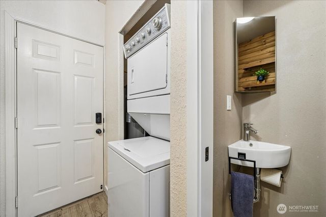 11319 Country Club Drive, Anderson Island, WA 98303