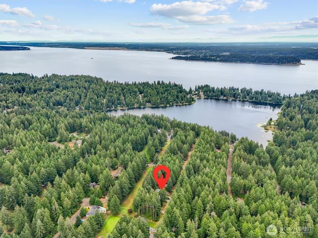 11319 Country Club Drive, Anderson Island, WA 98303