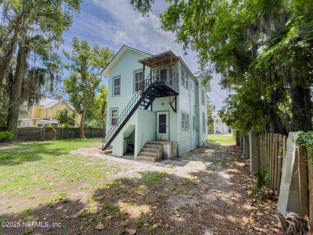 417 N 3RD Street, Palatka, FL 32177