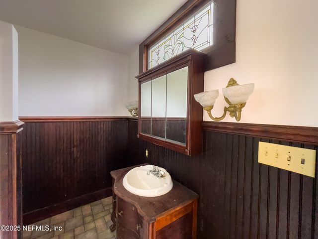 417 N 3RD Street, Palatka, FL 32177