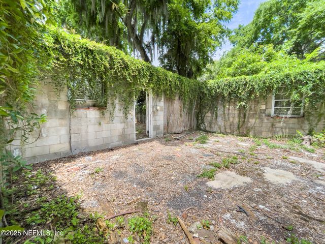 417 N 3RD Street, Palatka, FL 32177
