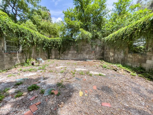 417 N 3RD Street, Palatka, FL 32177