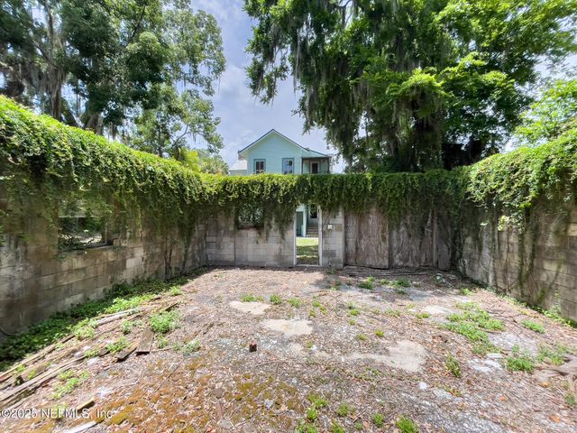 417 N 3RD Street, Palatka, FL 32177