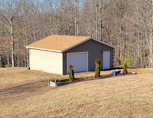 240 Thunder Ridge Dr, South Pittsburg, TN 37380
