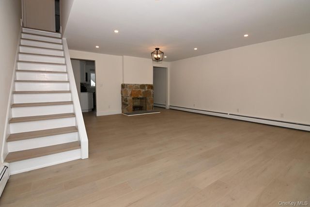 15 Bond Lane, Hicksville, NY 11801