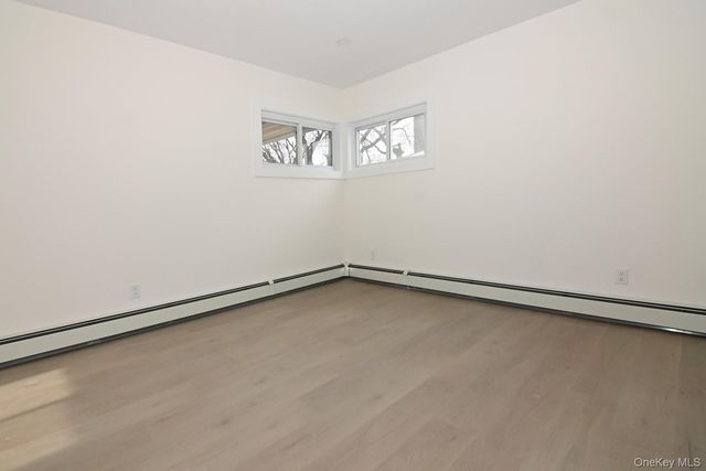 15 Bond Lane, Hicksville, NY 11801