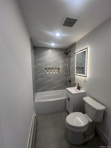 15 Bond Lane, Hicksville, NY 11801