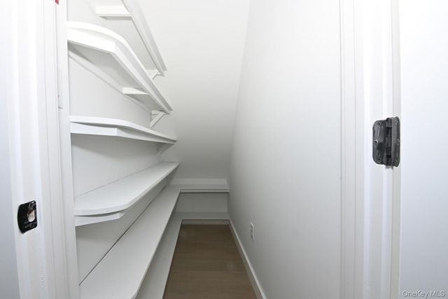 15 Bond Lane, Hicksville, NY 11801