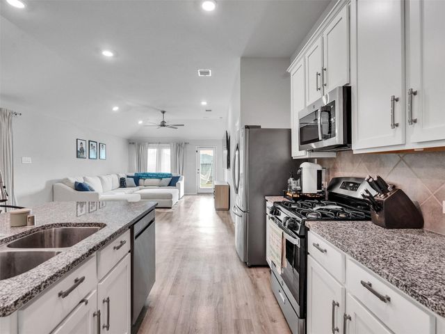 461 Camas Creek Lane, Magnolia, TX 77354