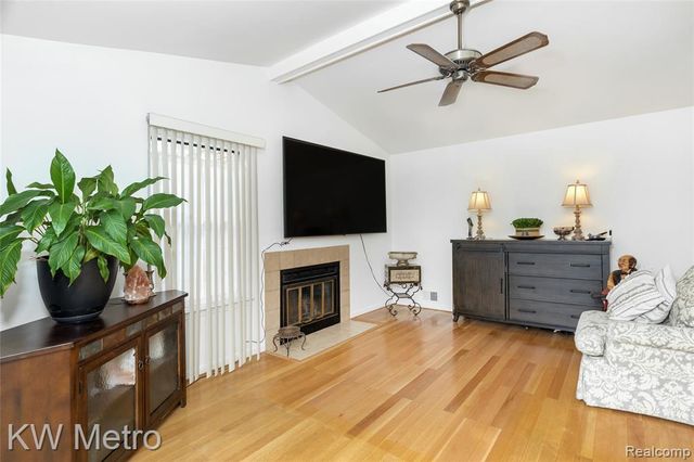 6613 Hearthstone Court 83, West Bloomfield, MI 48322