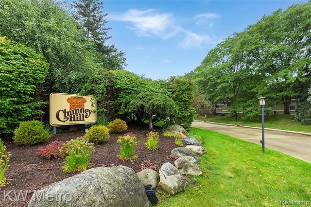 6613 Hearthstone Court 83, West Bloomfield, MI 48322