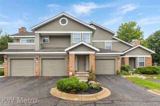 6613 Hearthstone Court 83, West Bloomfield, MI 48322
